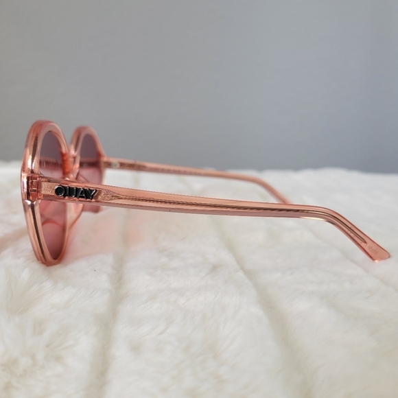 QUAY // ltd ed benefit cosmetics collaboration pink round retro-glam sunglasses main image 7